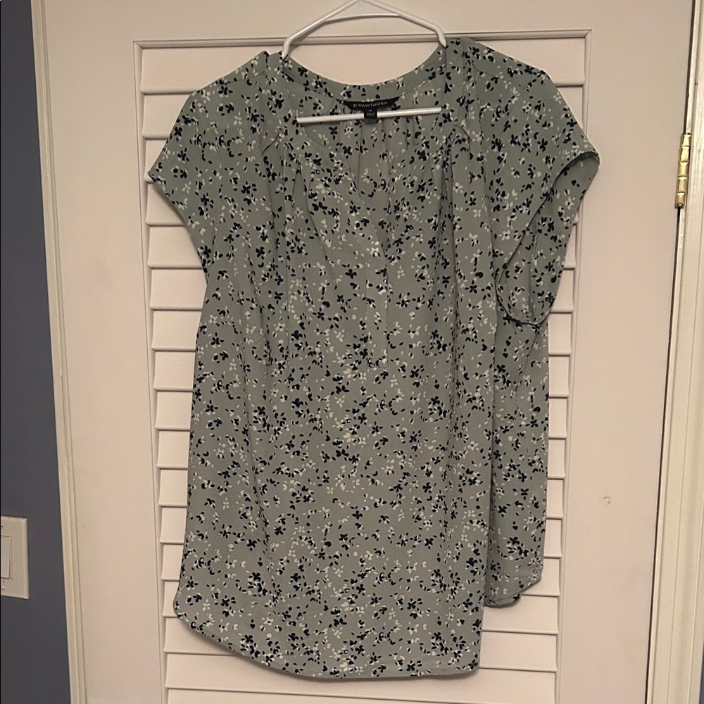 41 Hawthorn light green Floral Blouse
